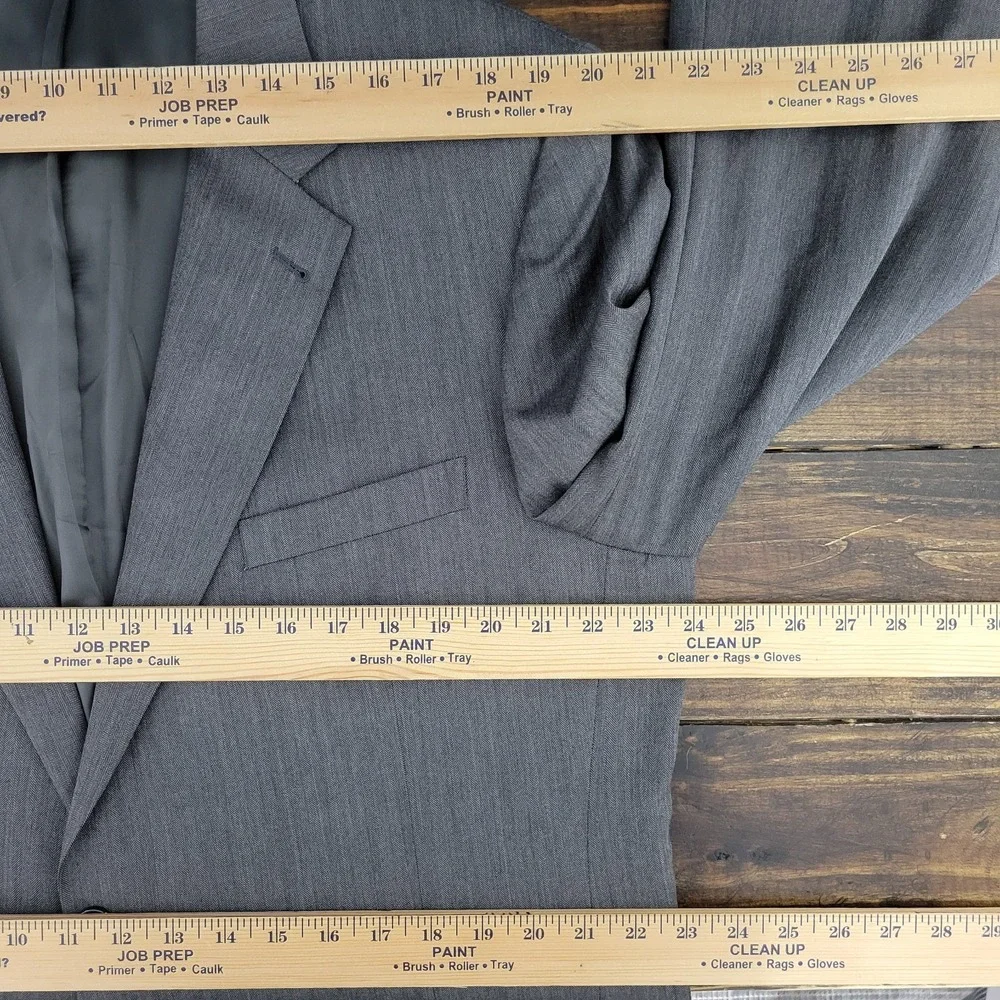 JOS A BANK Signature Mens Sport Coat Blazer Two Button Gray herringbone Wool 46R